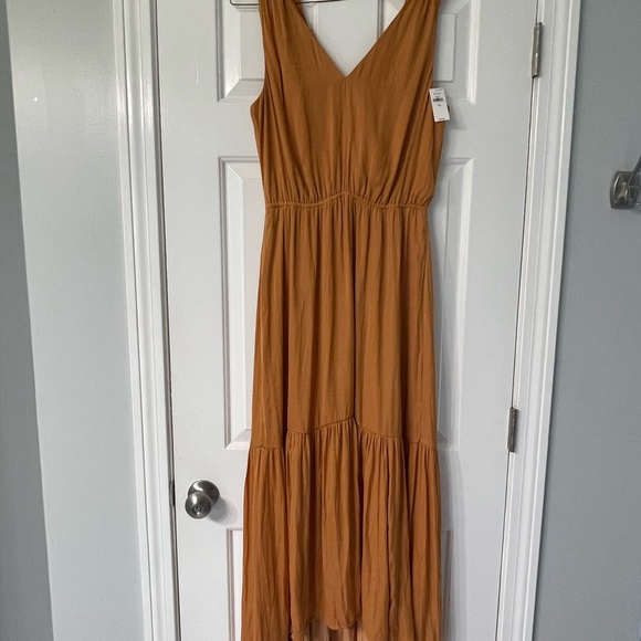 NWT. Size 4 TALL. Banana Republic Satin Dress. - Picture 2 of 4